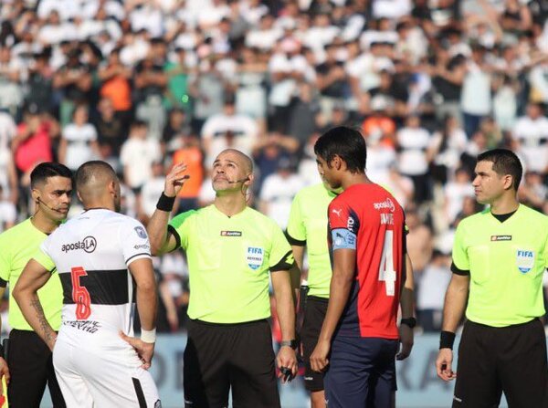 Éber Aquino, el elegido para pitar el clásico en la Nueva Olla - trece