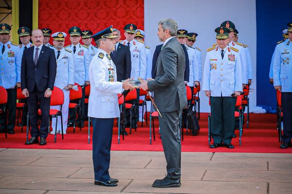Asume nuevo comandante de las Fuerzas Militares - ADN Digital