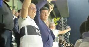 La Nación / Efraín olimpista “mbatara” es repudiado por barras
