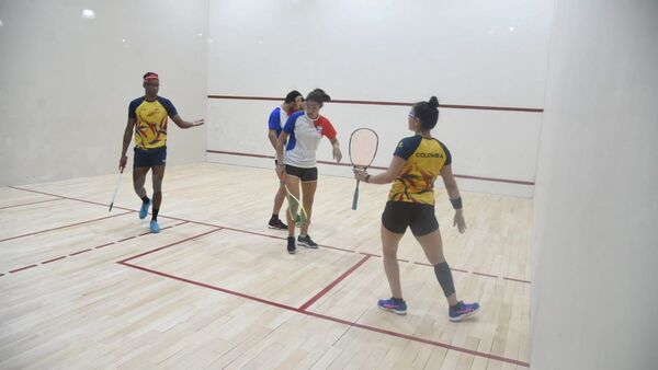 Paraguay cierra la noche con medallas en squash y atletismo