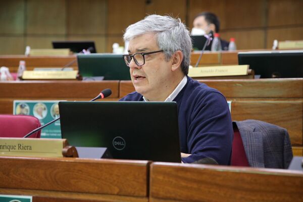 Mitic no ejecutó ni el 40 % de su presupuesto, cuestiona el senador Riera - ADN Digital