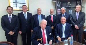 La Nación / Homenaje a referentes del derecho procesal