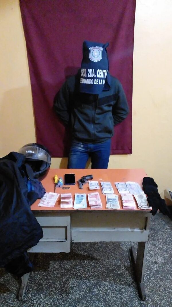 Dos detenidos por asalto y tentativa de robo en locales de conocida cadena de minimercados - Policiales - ABC Color