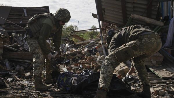 Prosiguen bombardeos rusos contra infraestructuras claves en Ucrania