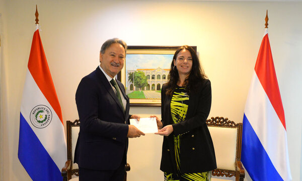 Embajadores presentaron copias de sus cartas credenciales ante la Cancillería - .::Agencia IP::.