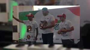 Encarnaceno presentó pizza gourmet con cedrón kapi’i y ganó competencia en Argentina