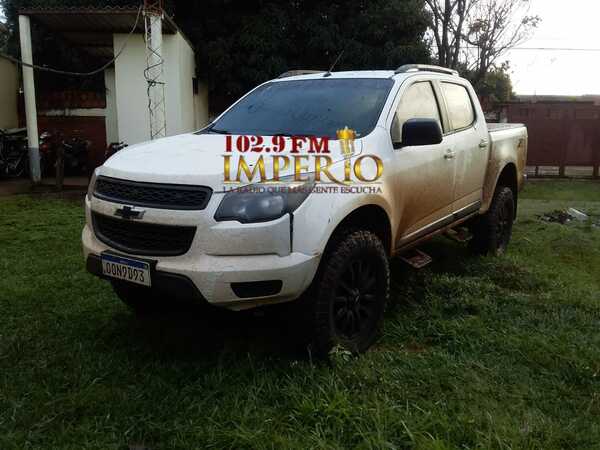 Camioneta incautada por la Policía fue robada durante un asalto en Ponta Porã - Radio Imperio
