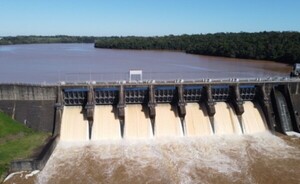 Apertura de las compuertas de Acaray debido a nivel de las aguas