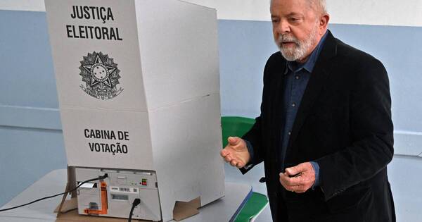 La Nación / Segunda vuelta: Lula aventaja en nueve puntos a Bolsonaro