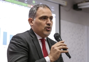 Diario HOY | Exhortan a frenar gastos rígidos: pedidos de aumentos suman USD 300 millones 