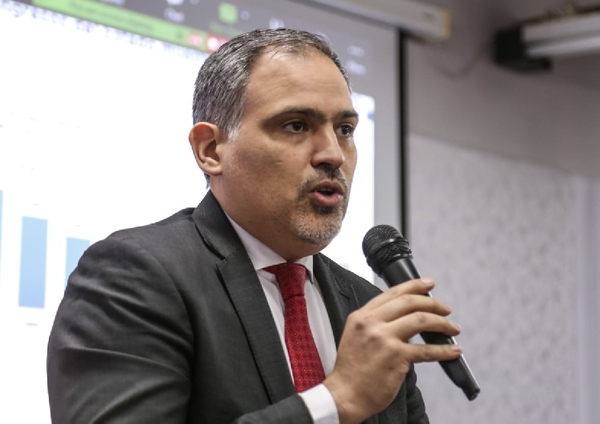 Diario HOY | Exhortan a frenar gastos rígidos: pedidos de aumentos suman USD 300 millones