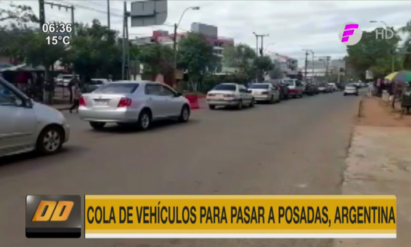 Cola de vehículos para pasar a Posadas, Argentina - Paraguaype.com