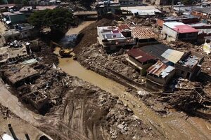 Poblado de Venezuela entierra a sus muertos tras deslave - Mundo - ABC Color