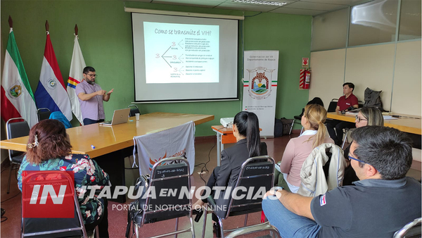 FUNCIONARIOS DEL MINISTERIO DE TRABAJO RECIBIERON CAPACITACIÓN SOBRE EL VIH