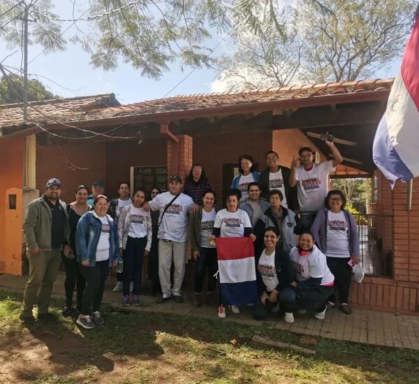 Denunciados por exigir transparencia a intendente continuarán con la protesta en Caapucú - Nacionales - ABC Color
