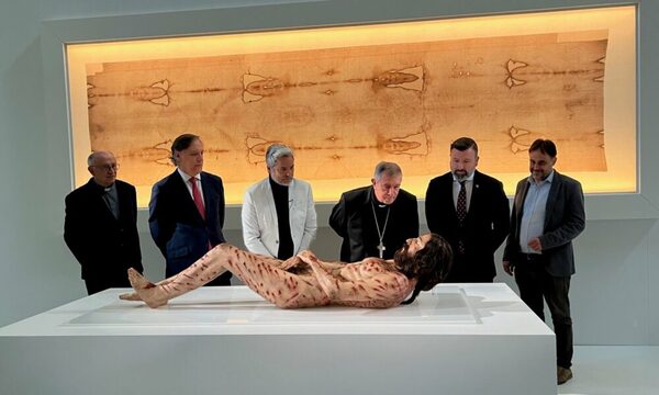 Impresionante exposición del cuerpo de Kirito