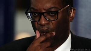 El ministro británico de Finanzas, Kwasi Kwarteng, dejó el cargo