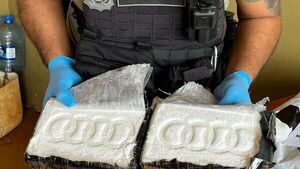 Senad captura a dos hombres con cocaína sobre la línea internacional