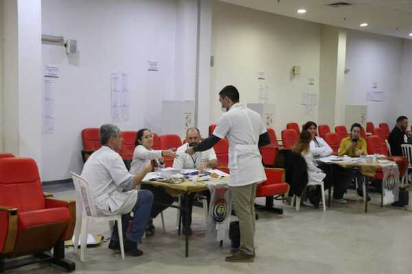Eligen autoridades para los estamentos docentes y no docentes en la FCM-UNA | 1000 Noticias