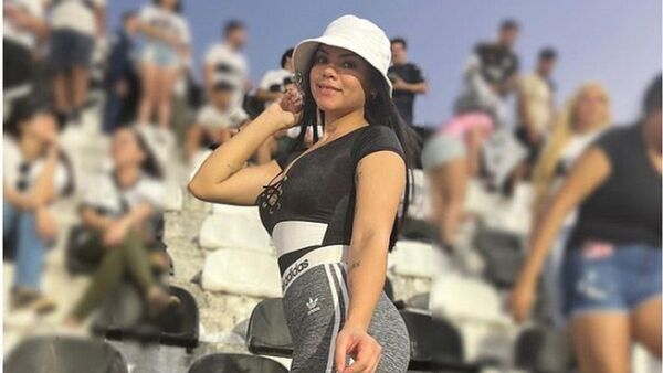 Cuerona de OnlyFans alentó a los jugadores de Olimpia