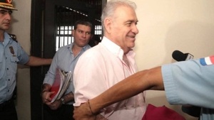 Funcionario judicial detenido por intentar robar cheques del caso RGD - Paraguaype.com