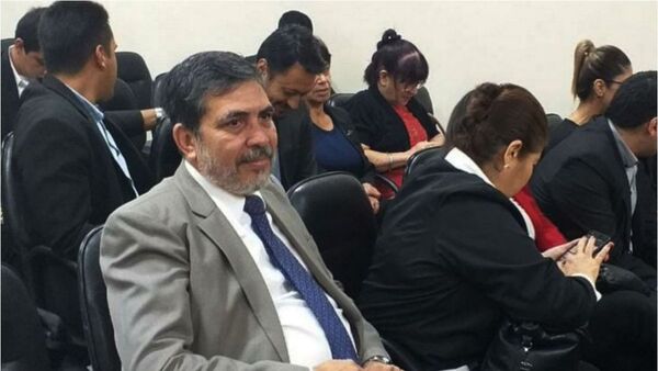 Secretaria vip: Ex contralor en libertad condicional