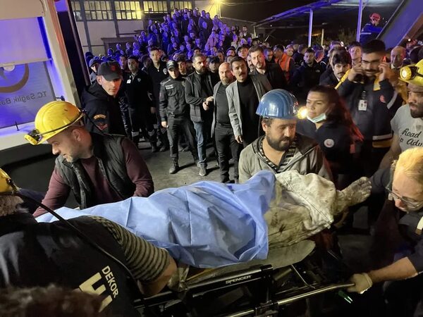 Sube a 22 el balance de muertos en la explosión en mina de carbón en Turquía - Mundo - ABC Color