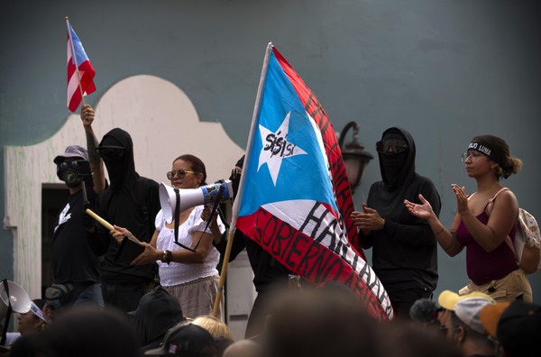 Cientos de puertorriqueños protestan de nuevo contra la compañía eléctrica - MarketData