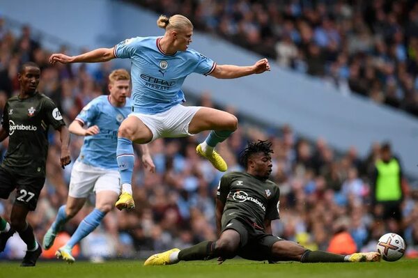 El City y Haaland visitan al Liverpool - Fútbol Internacional - ABC Color