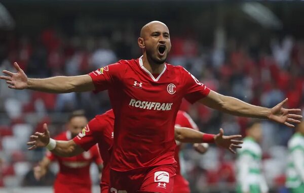 Carlos González anota y gana con el Toluca en el torneo mexicano - Fútbol Internacional - ABC Color