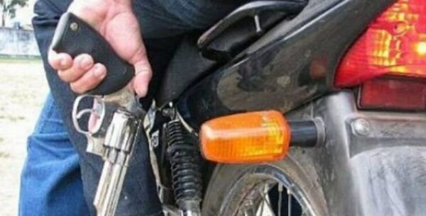 Motochorros matan a un hombre a metros de su casa - Noticiero Paraguay