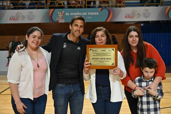 La SND rindió homenaje póstumo al periodista Gustavo Köhn - .::Agencia IP::.
