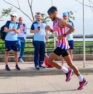 Carrera de Plata de Derlys Ayala en "Maratón Masculino" - .::Agencia IP::.