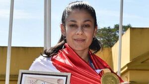 Reciben con honores a ganadora del oro en los Odesur