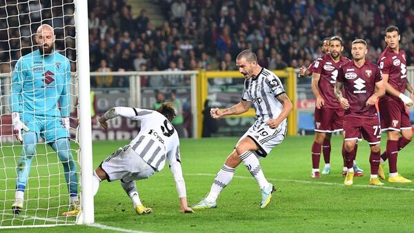 Juventus se queda con el derbi de Turín
