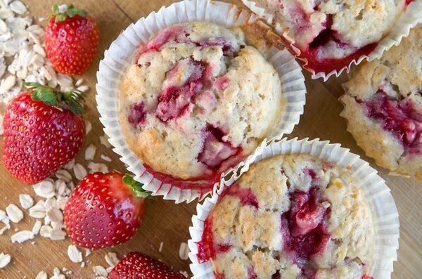 Prepará unos ricos muffins de banana y frutilla - Gastronomía - ABC Color