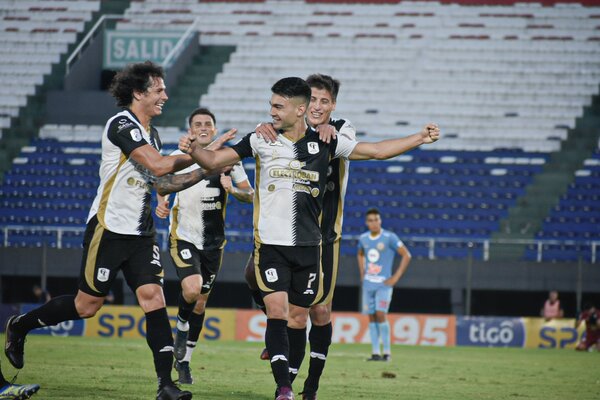 Diario HOY | El 'Tacua' se repone con goleada ante Resistencia