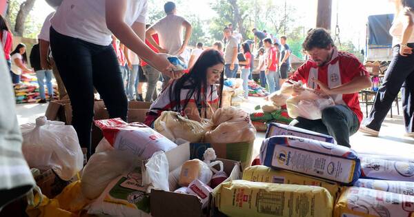 La Nación / Derecho UNA entregó 13.500 kg de alimentos a hogares de niños