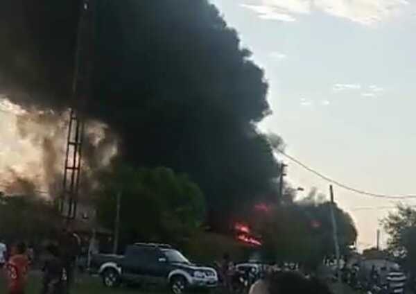 Reportan incendio en fábrica de Limpio