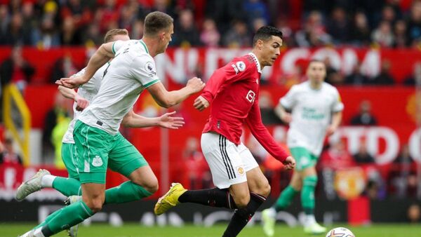 Newcastle de Miguel Almirón rescata un empate ante el United