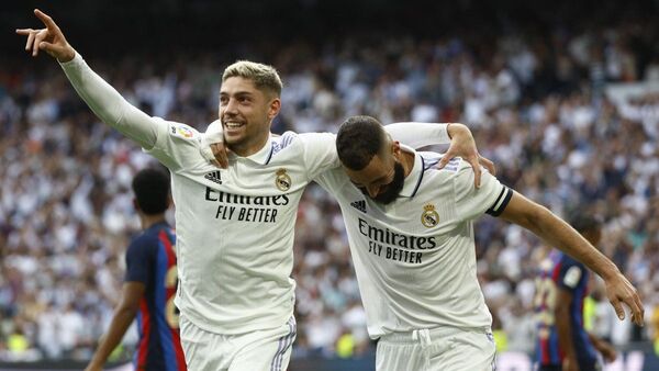 Real Madrid vuelve a vencer al Barça y recupera el liderato