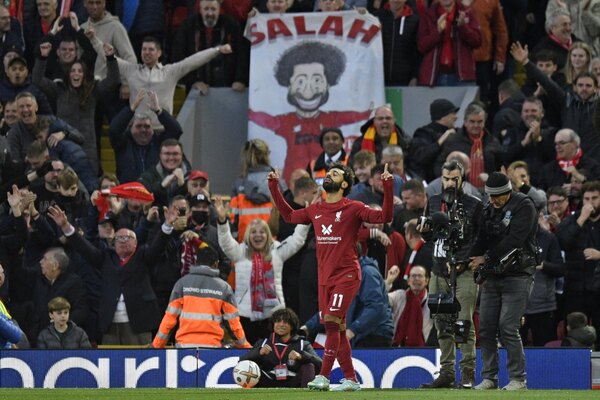Con gol de Salah, Liverpool le corta el invicto al City de Guardiola