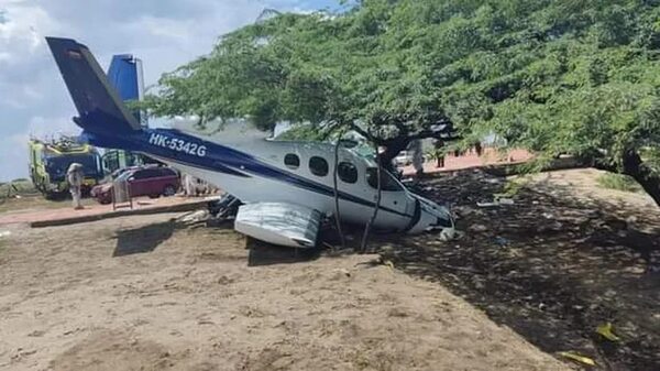 Un niño muere atropellado por una avioneta que se salió de pista en Colombia - Mundo - ABC Color