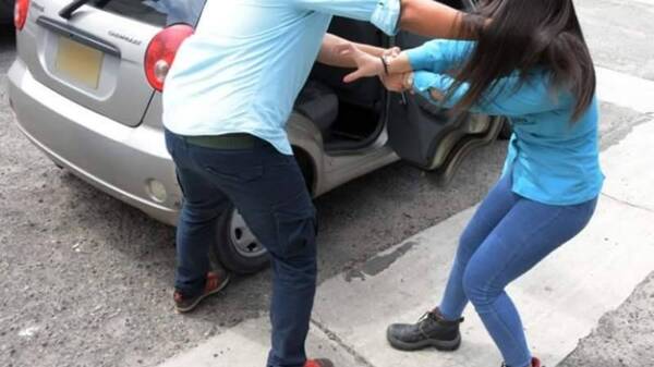 Crónica / Raptan y someten a una menor de edad entre tres desconocidos