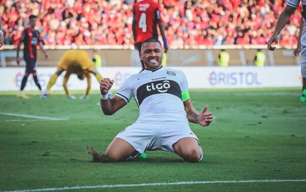 Olimpia se quedó con el superclásico y alcanzó la punta - El Independiente