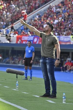Julio César Cáceres y el momento de Olimpia: “Es puro trabajo y confiar en los jugadores”  - Olimpia - ABC Color