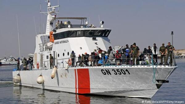 España rescata a 264 migrantes que navegaban en Ruta Canaria