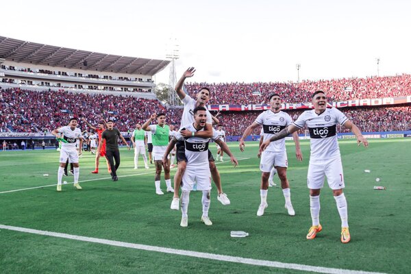 Con un golazo de Ortiz, Olimpia se quedó nuevamente con el superclásico