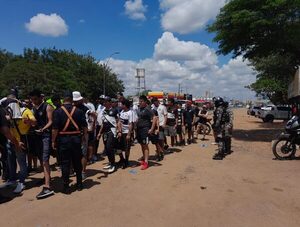 Policía demoró a unos 52 hinchas tras el superclásico · Radio Monumental 1080 AM