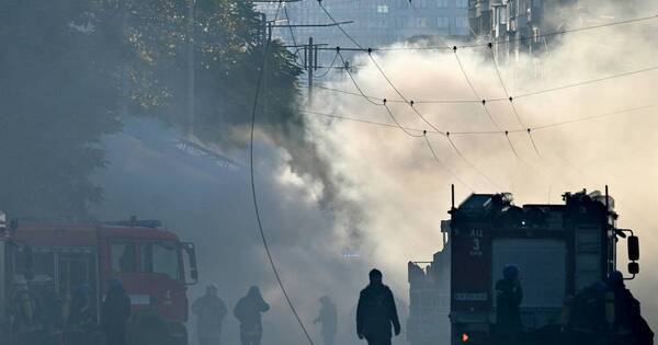 La Nación / Tropas rusas vuelven a atacar Kiev con drones “suicidas”